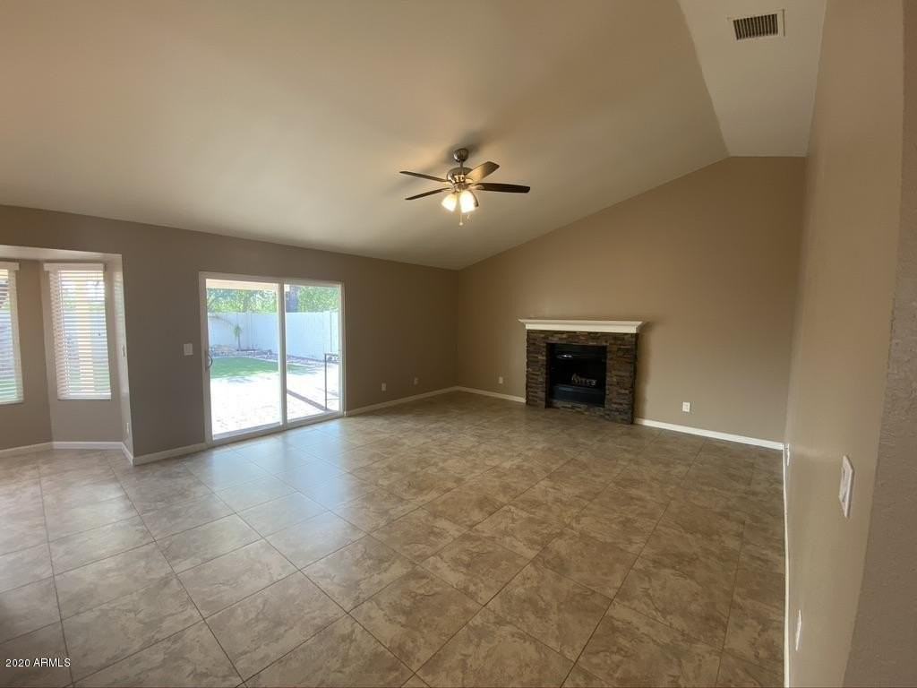 607 W Rosemonte Dr - Photo 4 of 16