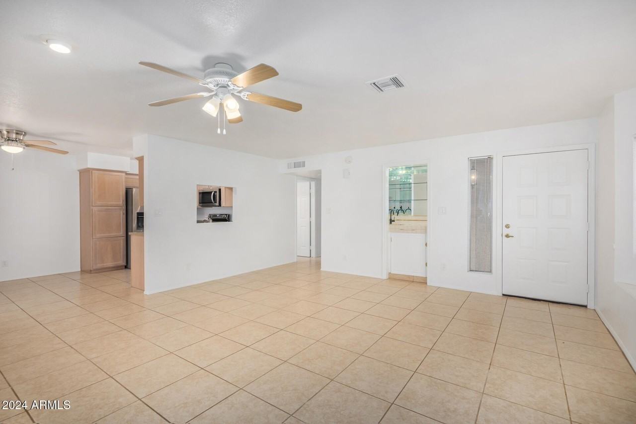 11017 N 109th Way - Photo 4 of 38