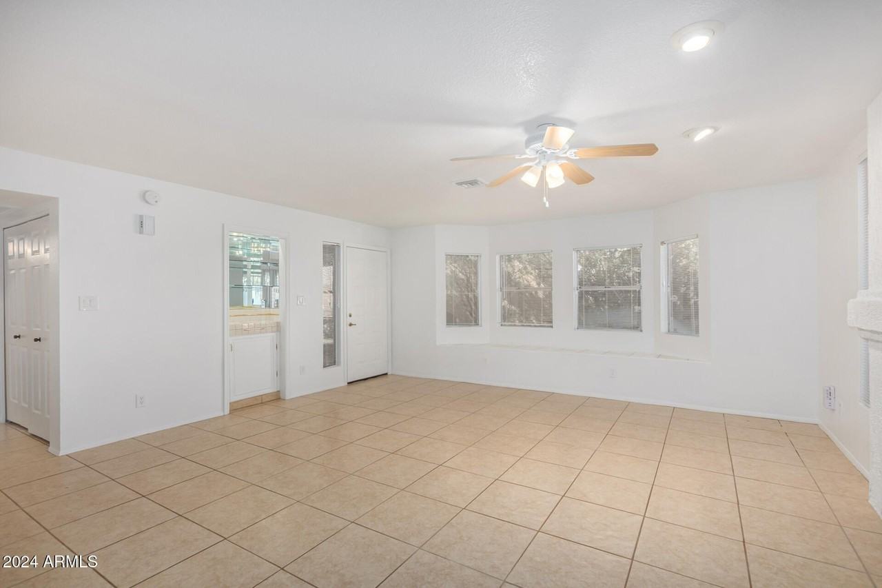 11017 N 109th Way - Photo 5 of 38