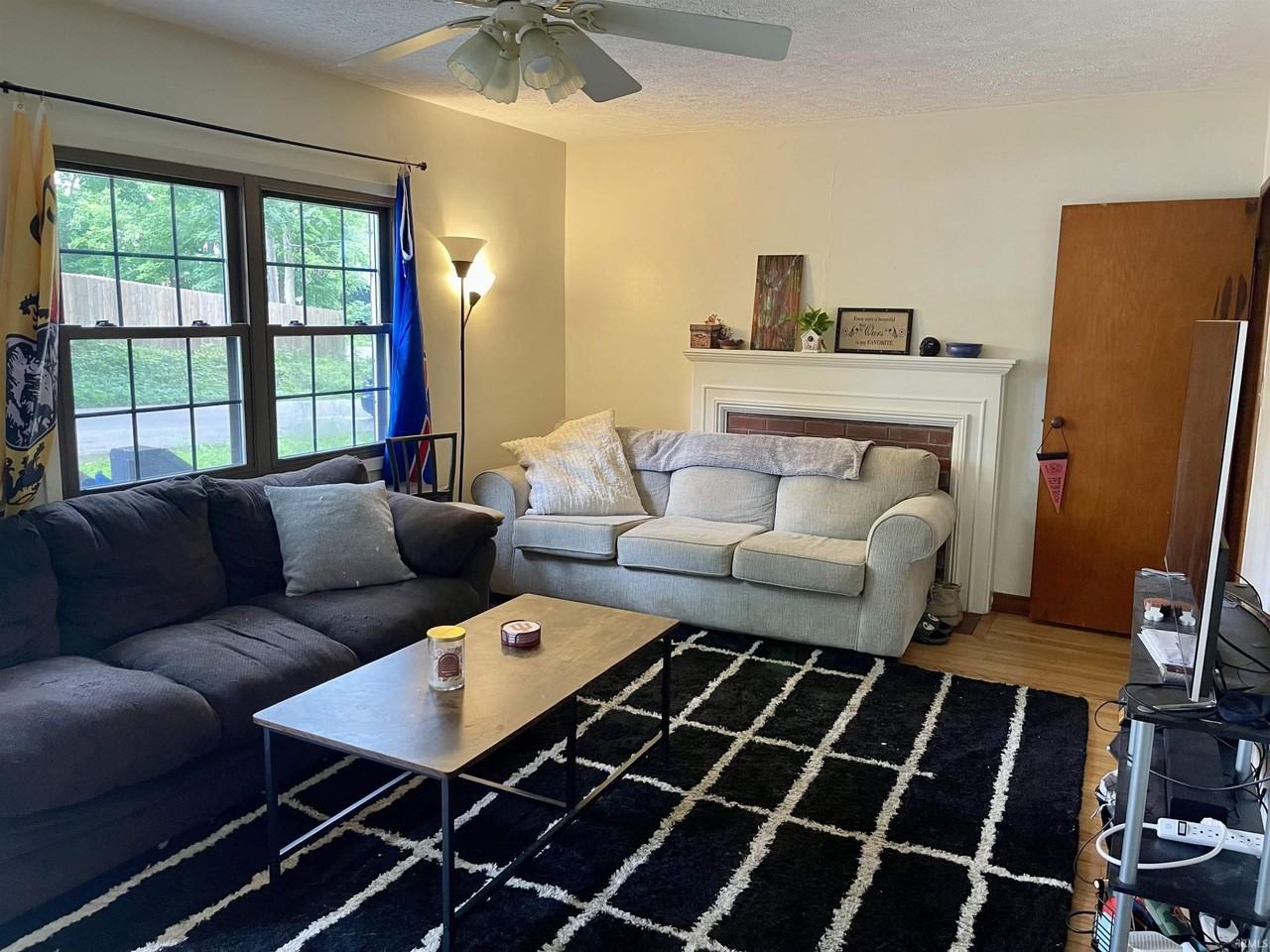 417 S Swain Ave - Photo 2 of 14