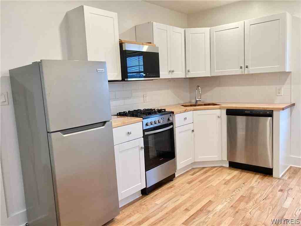 56 Trinity Pl #4 - Photo 4 of 10