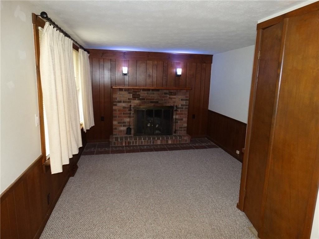 146 Cutler Ave - Photo 4 of 12