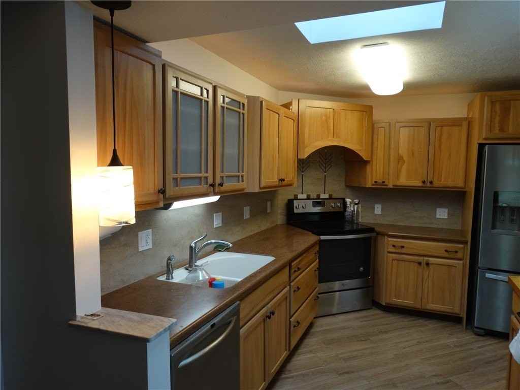 146 Cutler Ave - Photo 7 of 12