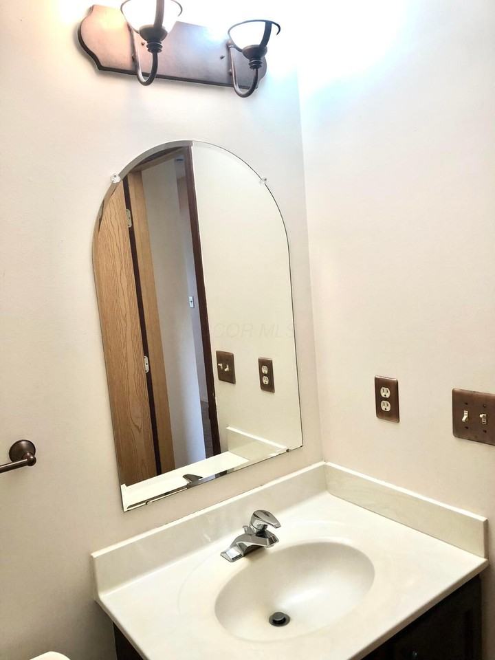 2090 Parklawn Dr - Photo 6 of 44