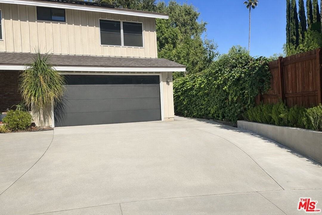 16729 Klee St - Photo 2 of 11