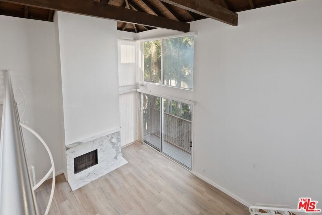 122 Buccaneer St Unit 3 - Photo 4 of 31