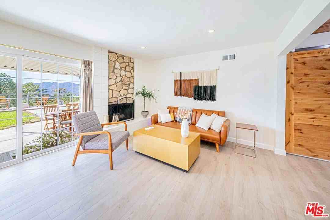 2620 Sea Pine Ln - Photo 5 of 26