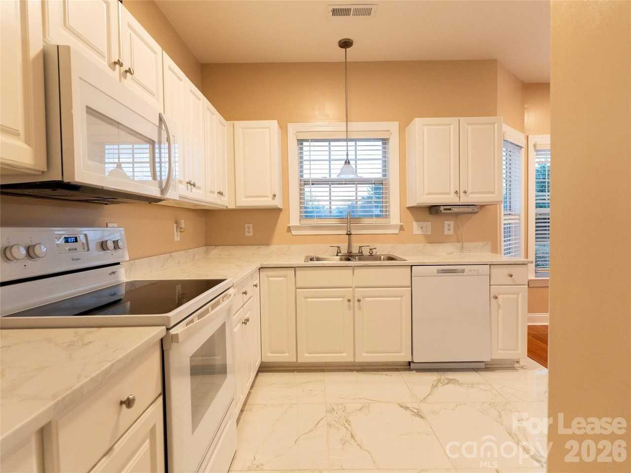 1990 Trace Creek Dr - Photo 7 of 17