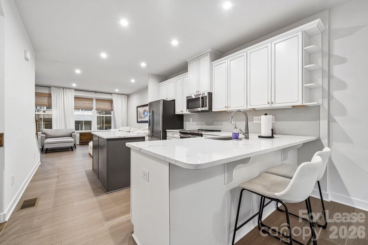 1310 Gleason Way - Photo 2 of 24