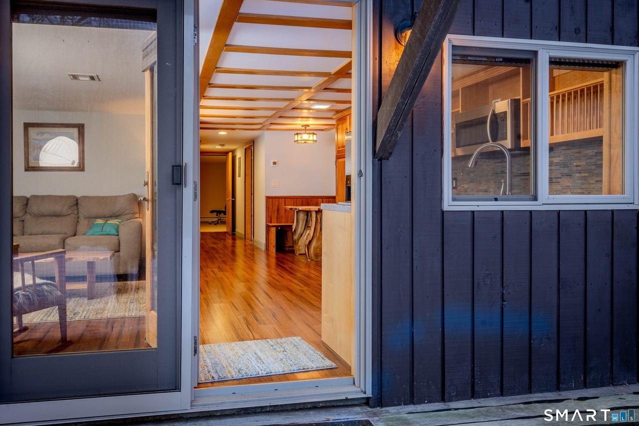 215 Old Newtown Rd - Photo 3 of 30