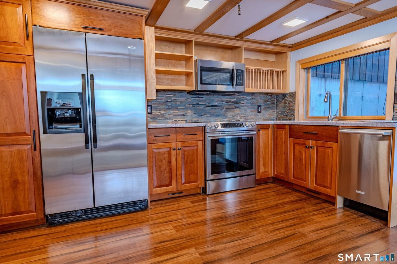 215 Old Newtown Rd - Photo 5 of 30