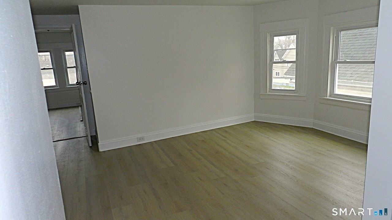 1655 Iranistan Ave - Photo 5 of 10