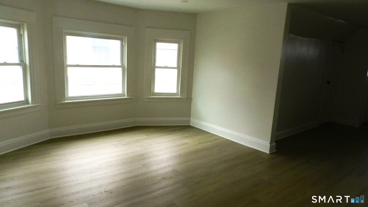 1655 Iranistan Ave - Photo 7 of 10