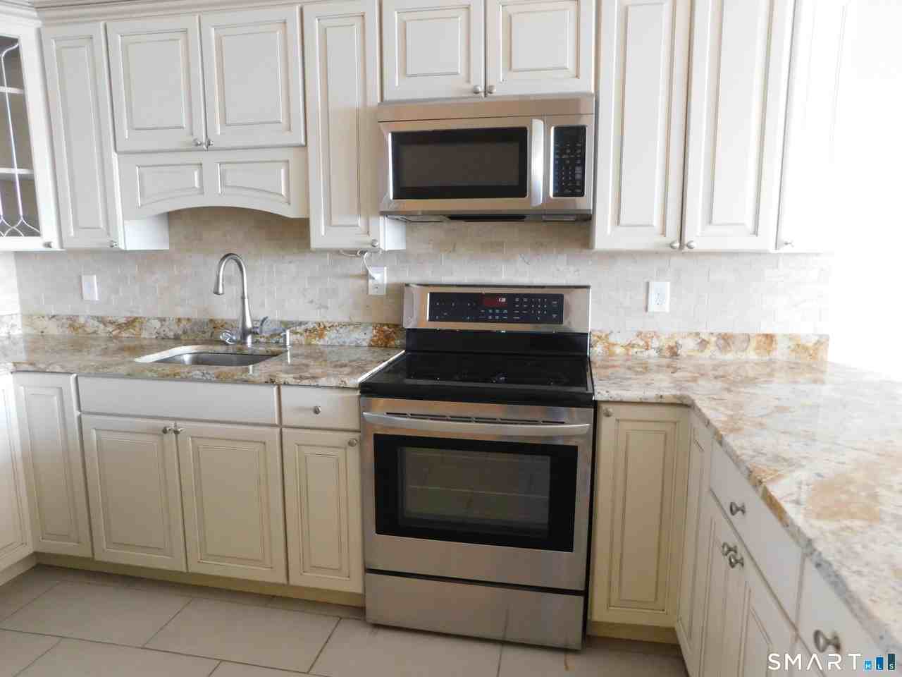 153 Bank St Apt 203 - Photo 2 of 10