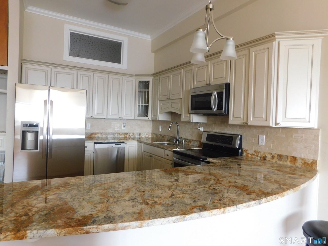 153 Bank St Apt 203 - Photo 3 of 10