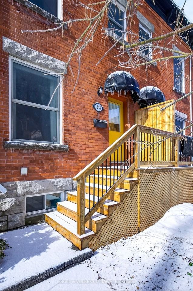 254 Percy St - Photo 3 of 32