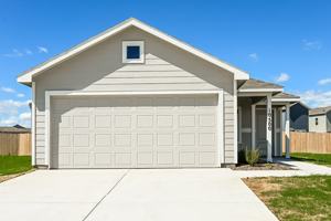 featured image of 10500 Desert Hawk Cir