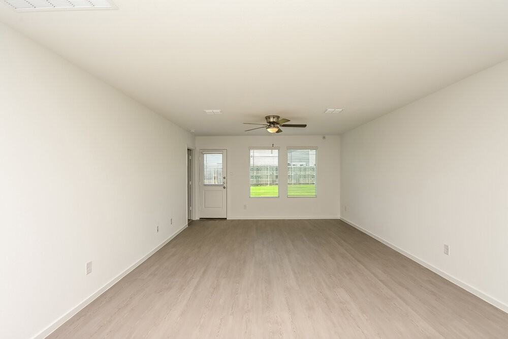 10500 Desert Hawk Cir - Photo 3 of 15