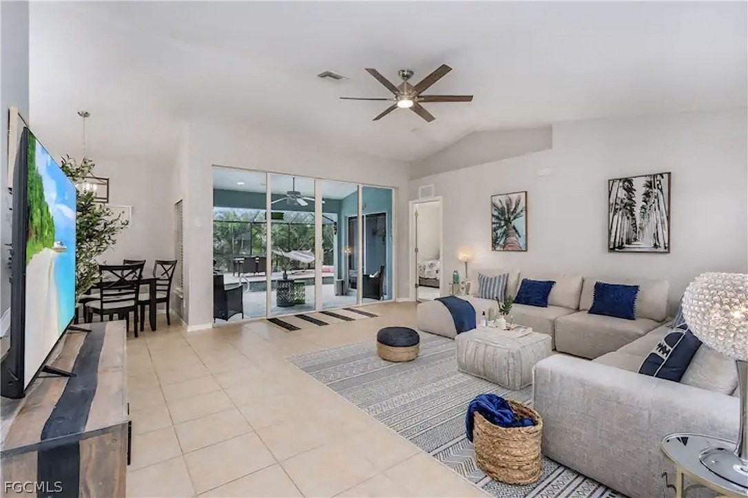 2705 Sw 11th Pl - Photo 7 of 24