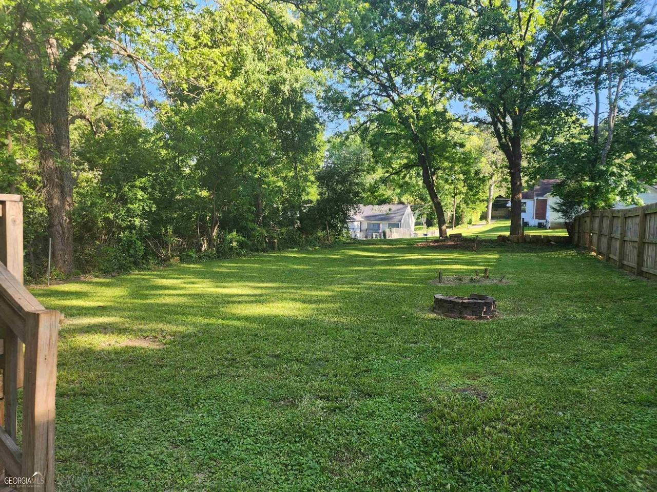 2577 Eastwood Dr - Photo 2 of 21