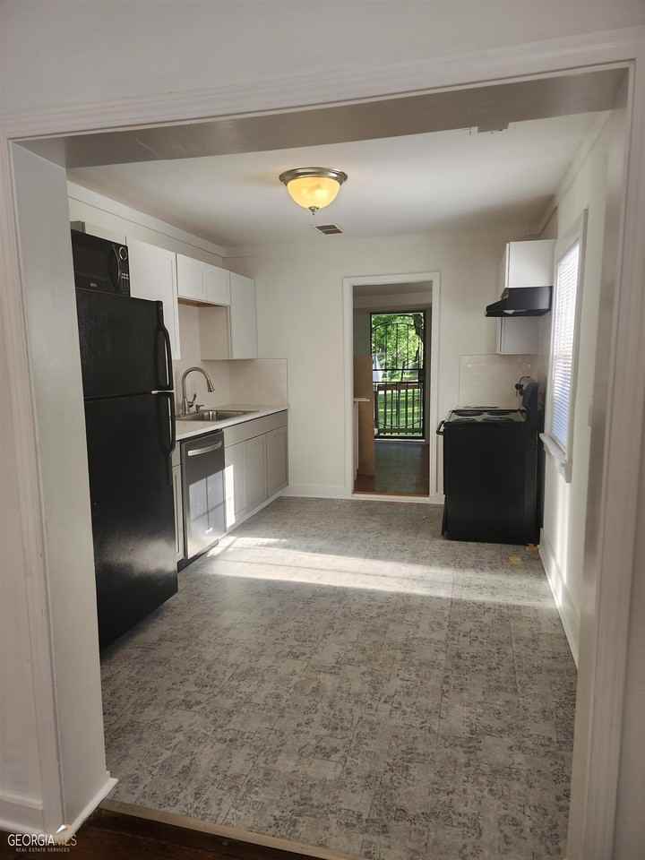 2577 Eastwood Dr - Photo 5 of 21