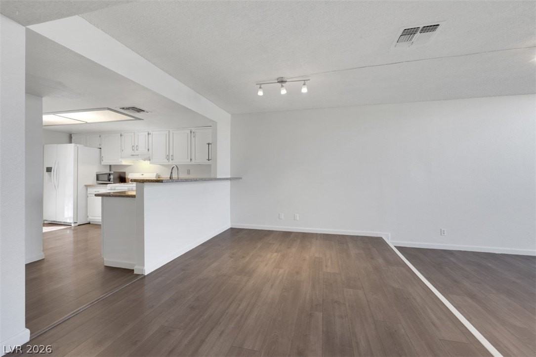 6506 Ironbark Ln - Photo 7 of 19