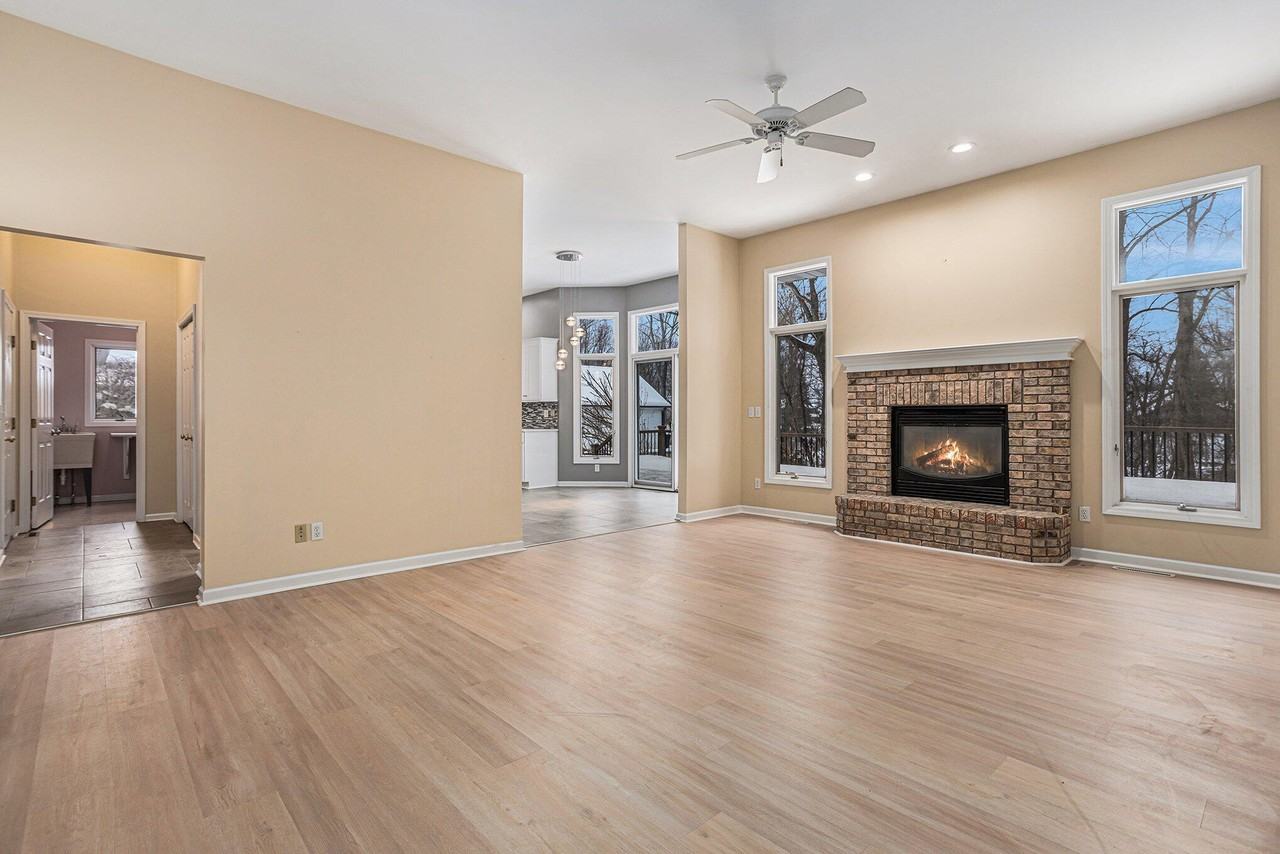 146 Steamburg Dr - Photo 4 of 26