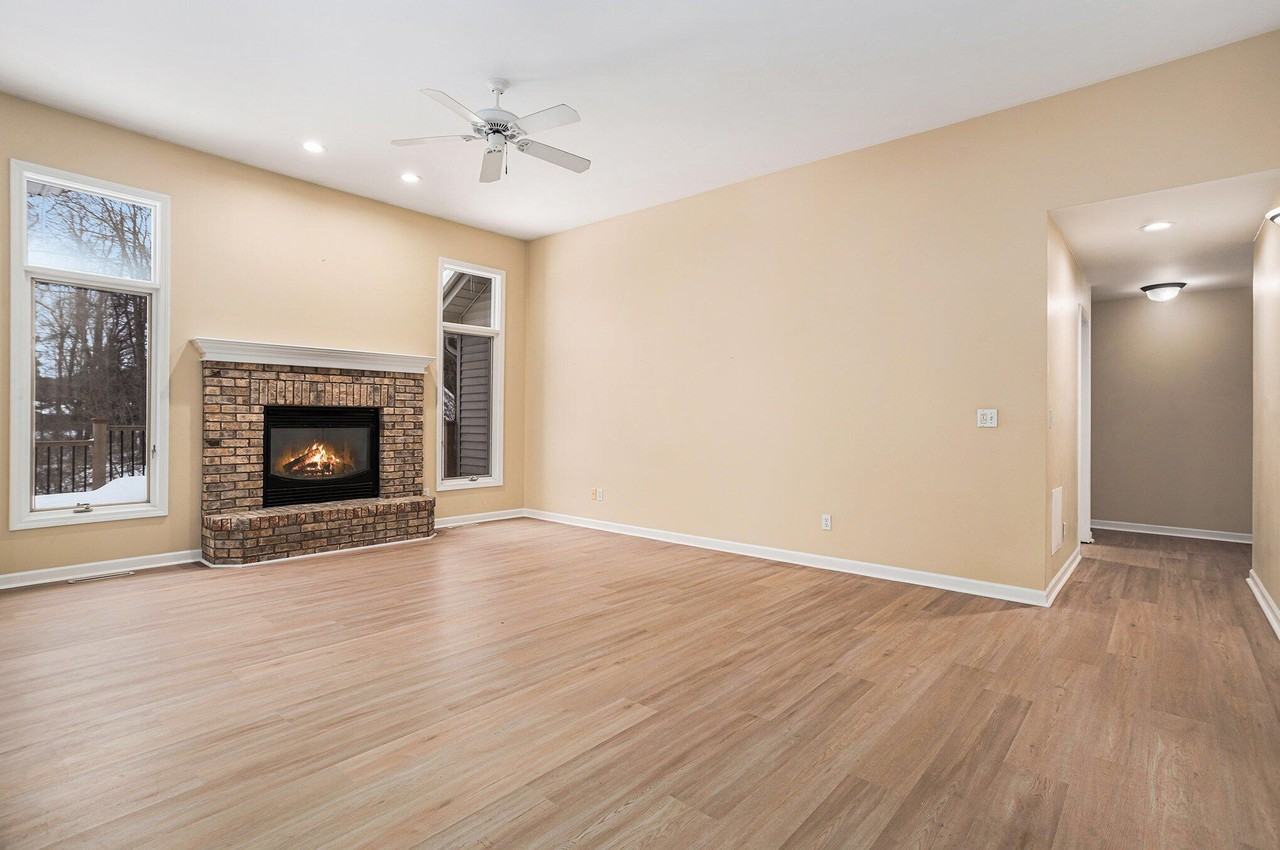 146 Steamburg Dr - Photo 5 of 26