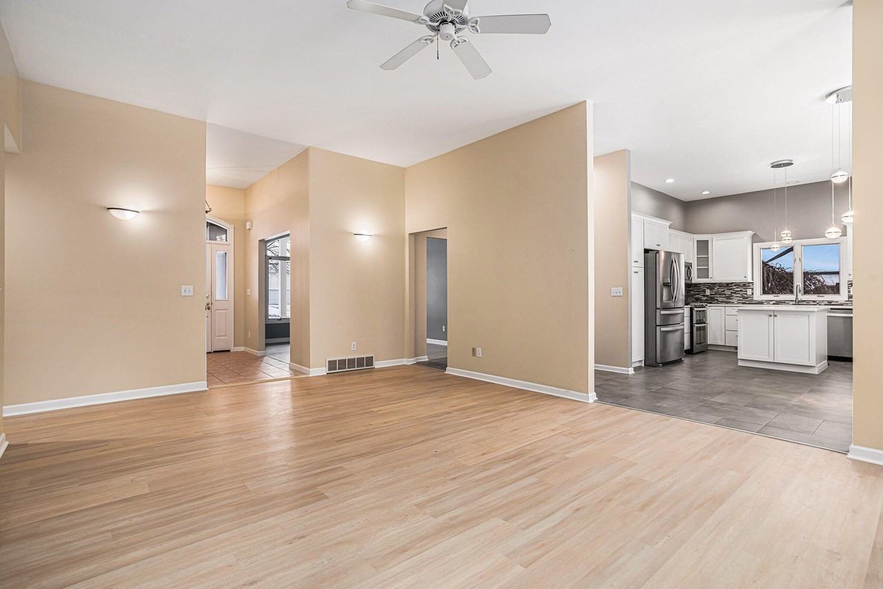 146 Steamburg Dr - Photo 6 of 26