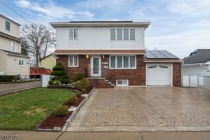 featured image of 46 Stanley St #2