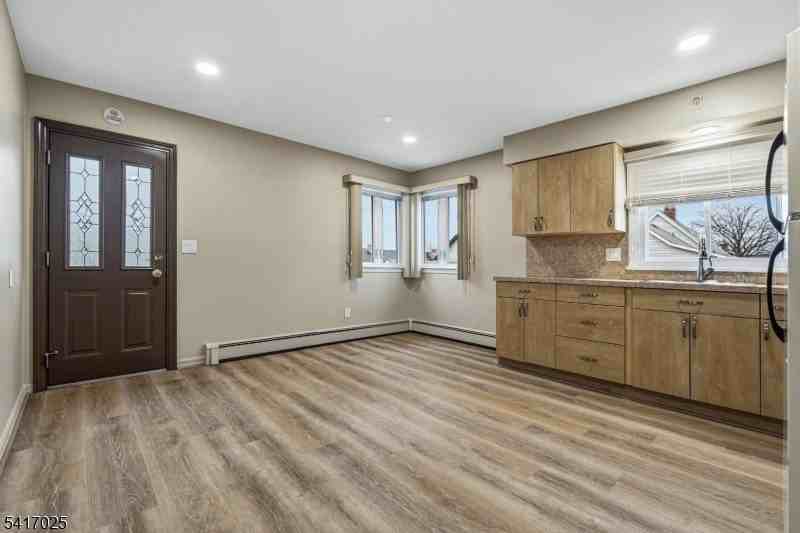 46 Stanley St #2 - Photo 3 of 17