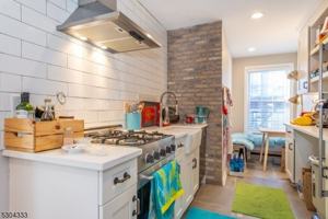 featured image of 376 Claremont Ave #9