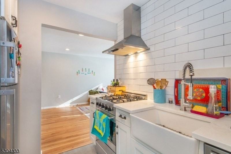 376 Claremont Ave #9 - Photo 4 of 15