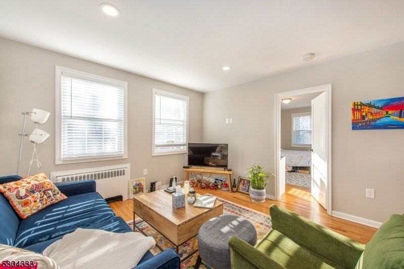 376 Claremont Ave #9 - Photo 7 of 15