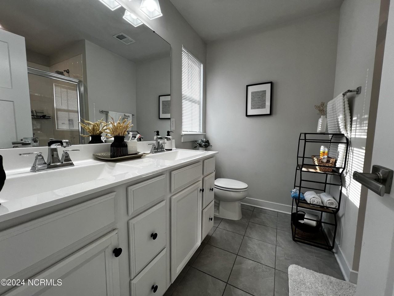 230 Green Lake Rd - Photo 7 of 14