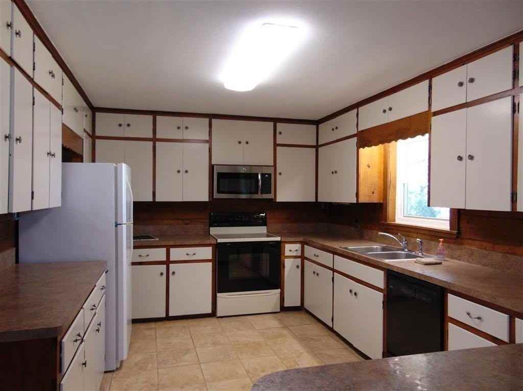 504 N Chaparral - Photo 2 of 10