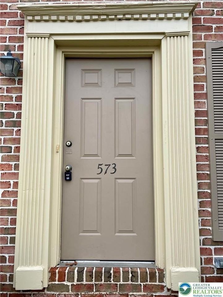 573 Ponds Edge Ln Unit A4 - Photo 5 of 23