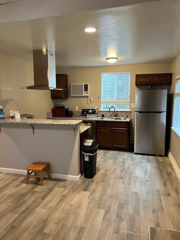 5003 Whitney Ave - Photo 2 of 10