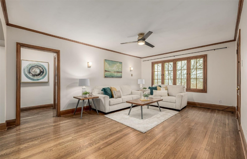 1138 E 14th Ave - Photo 2 of 19