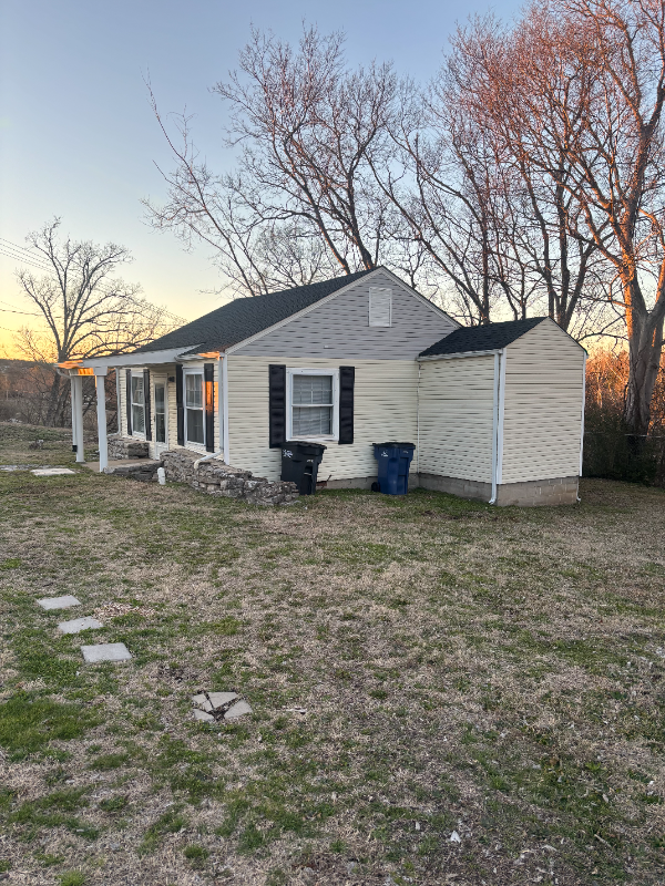 701 Fanning Dr - Photo 2 of 13