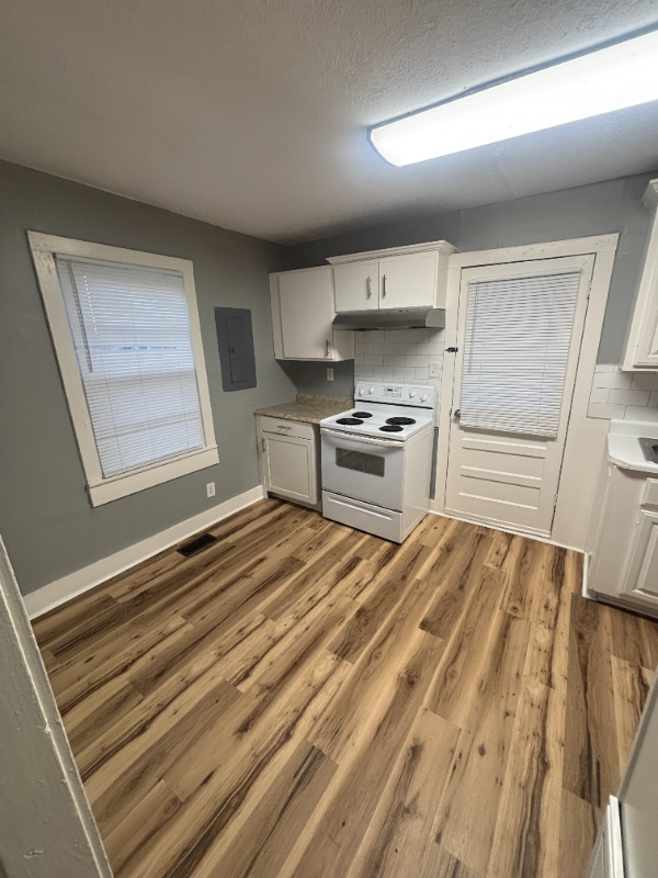 701 Fanning Dr - Photo 5 of 13