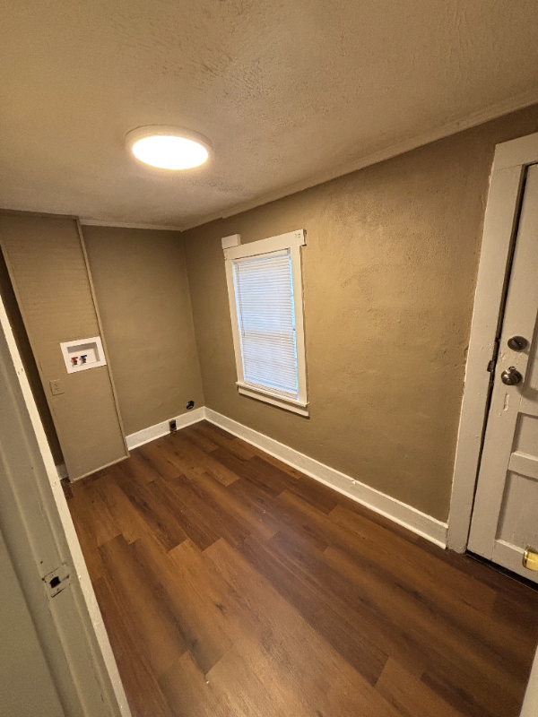 467 Southport Rd - Photo 5 of 14