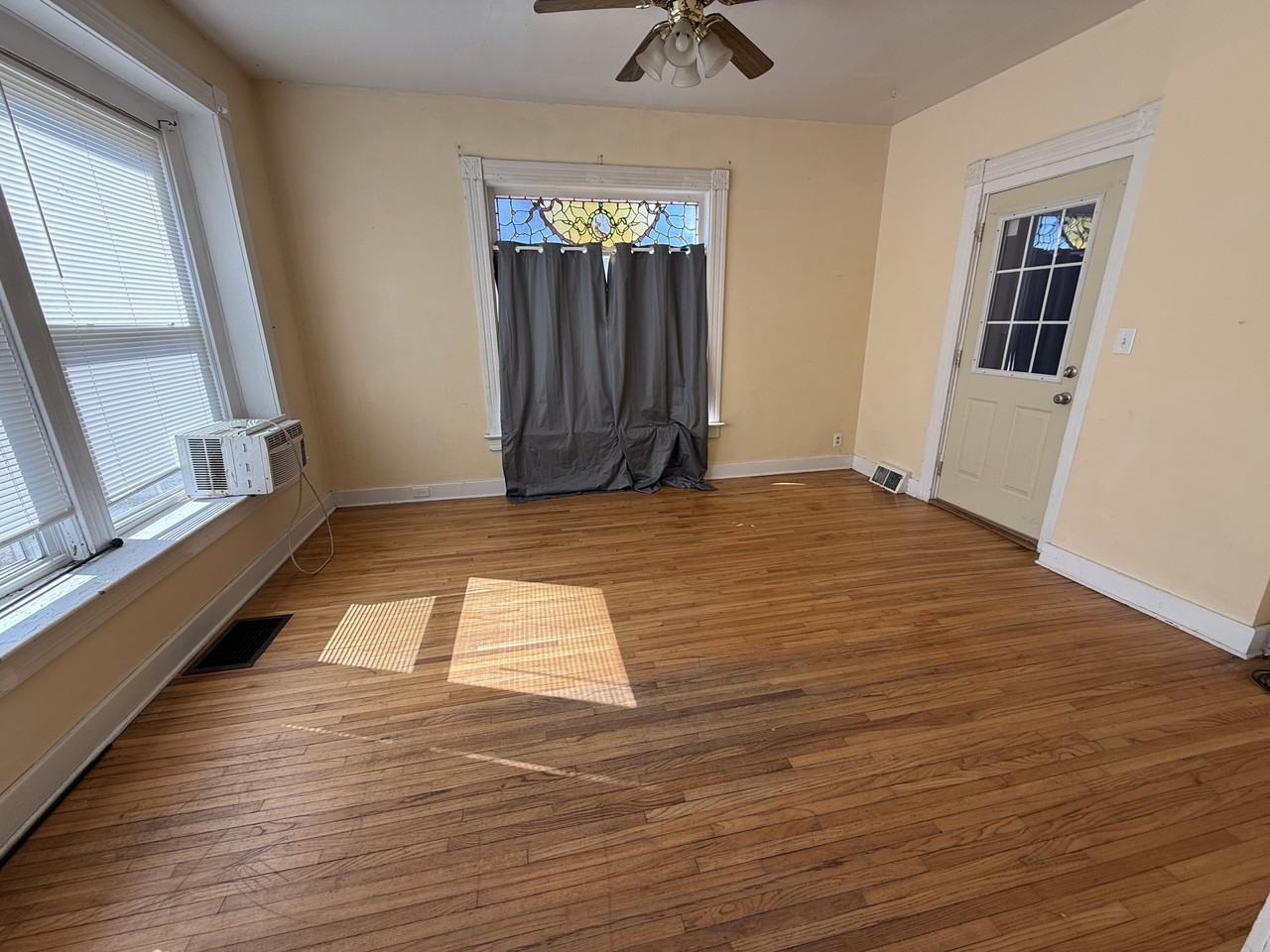 417 E Orange St #1 - Photo 5 of 15