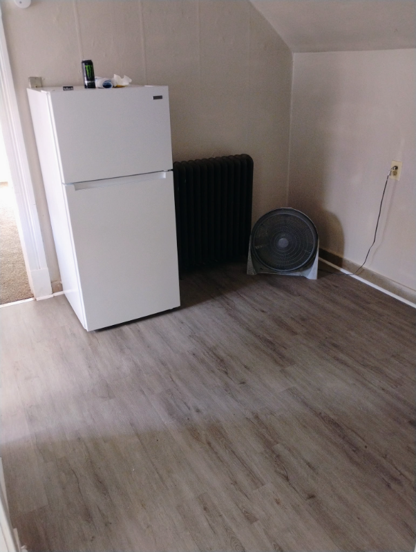 706 Webb St #2 - Photo 3 of 9