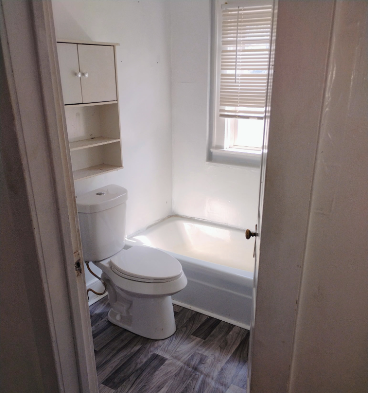 706 Webb St #2 - Photo 5 of 9