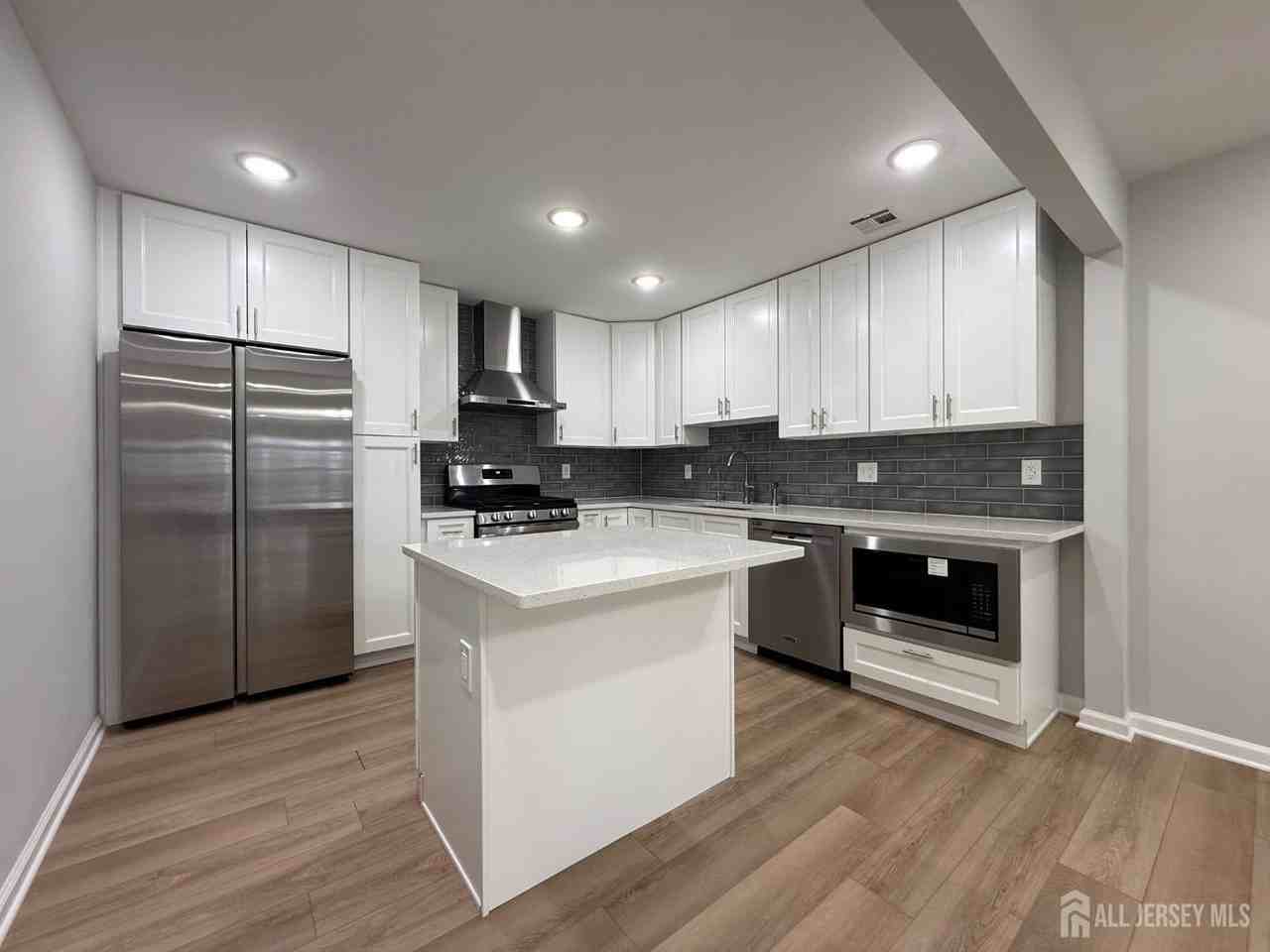 115 Forest Dr - Photo 4 of 12