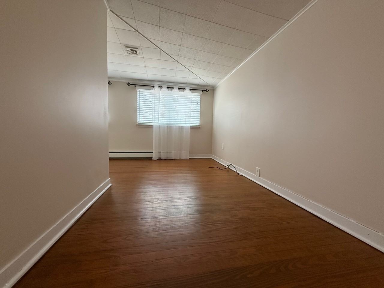 590 Princeton Ave - Photo 7 of 14