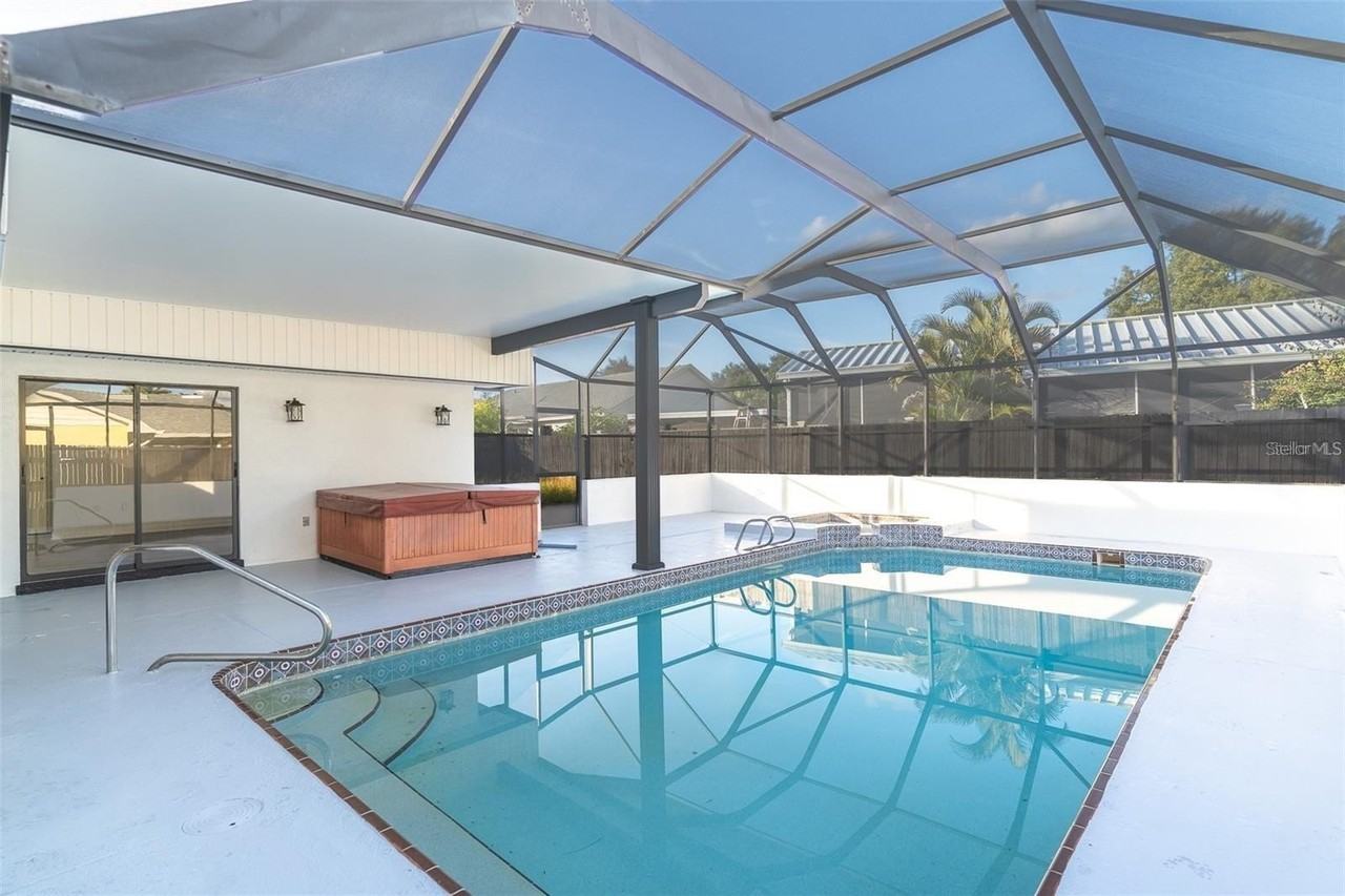 341 Sterling Dr - Photo 3 of 26