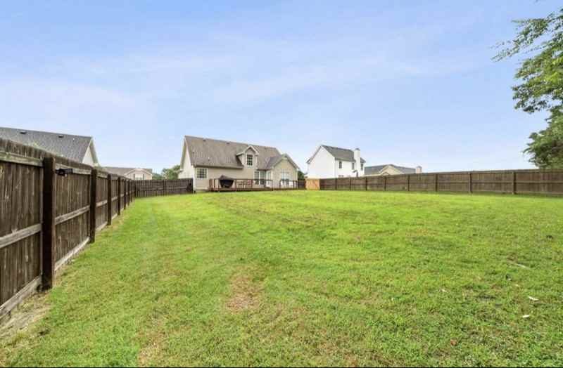 1036 Freedom Dr - Photo 2 of 13