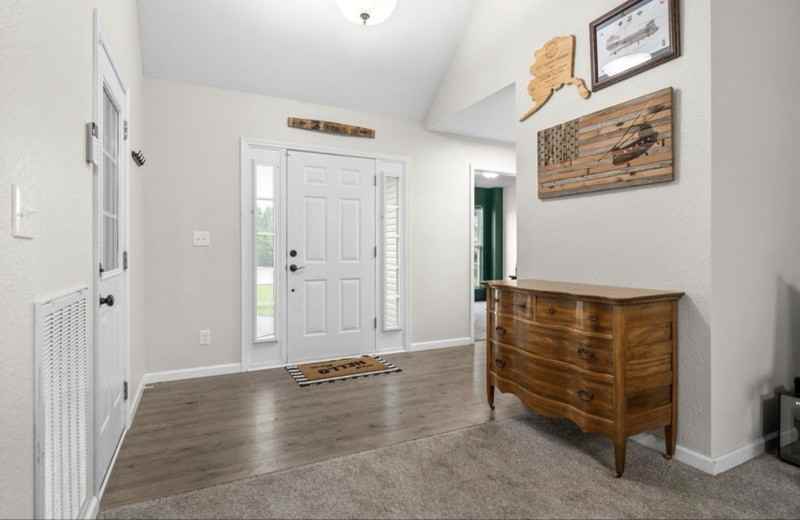 1036 Freedom Dr - Photo 4 of 13